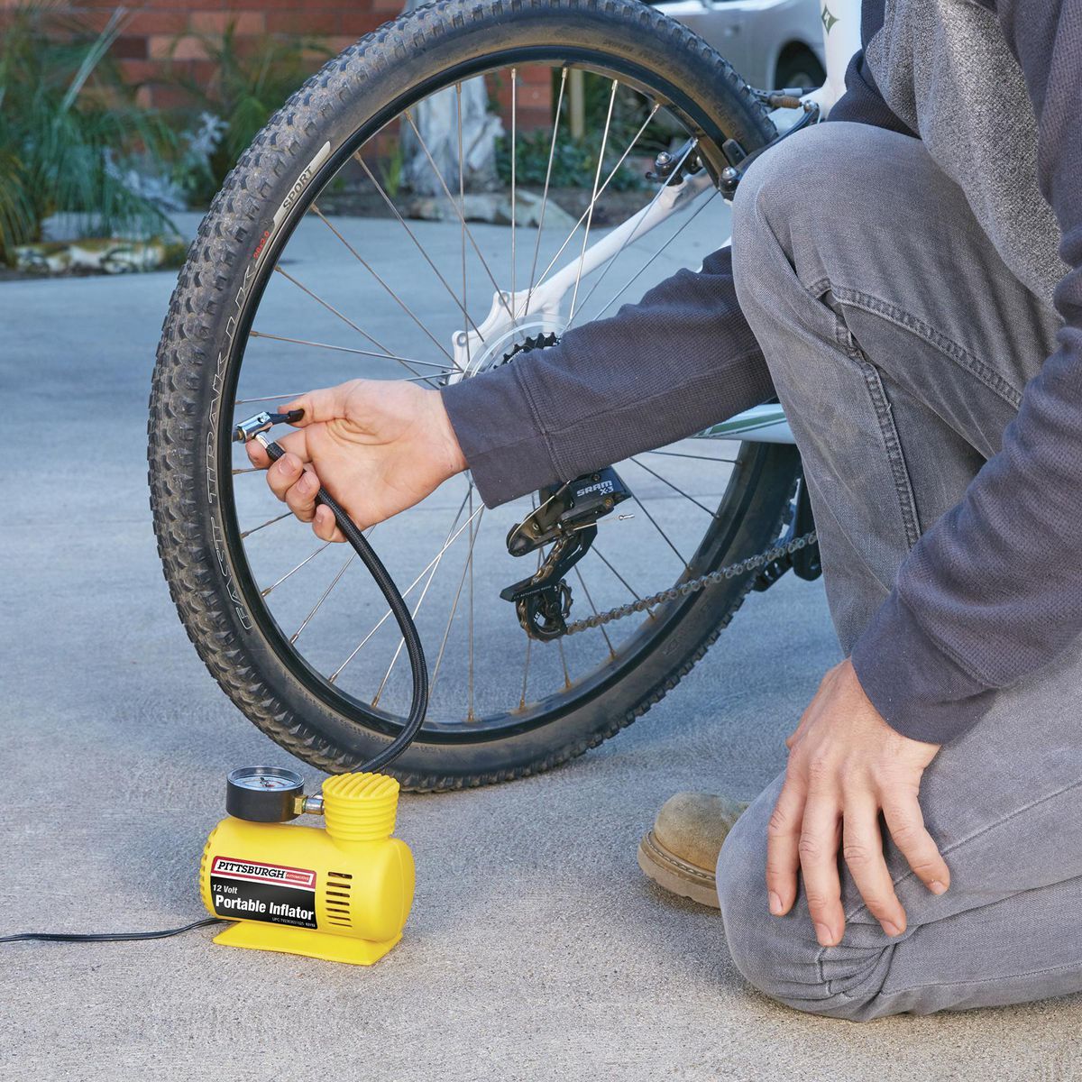 Portable Inflator G425939
