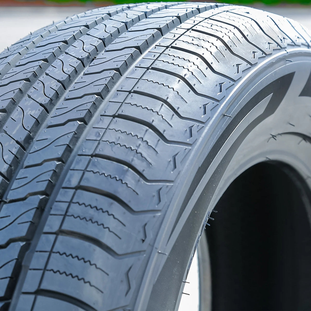 225/60R17 99T All Season Tire A673