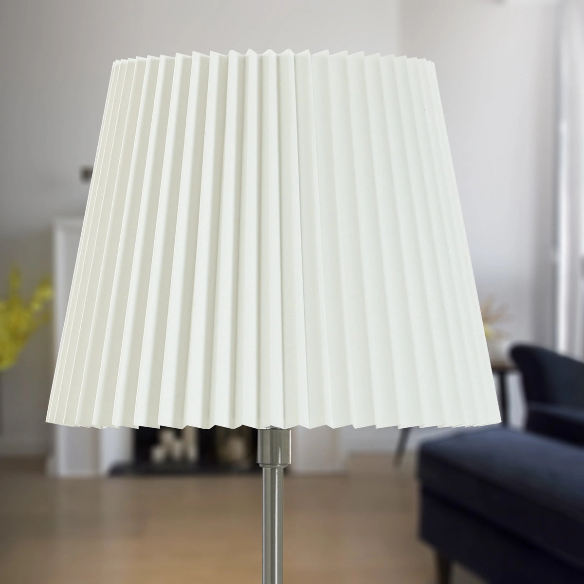 White Knife Pleat Accent Lamp Shade I6608