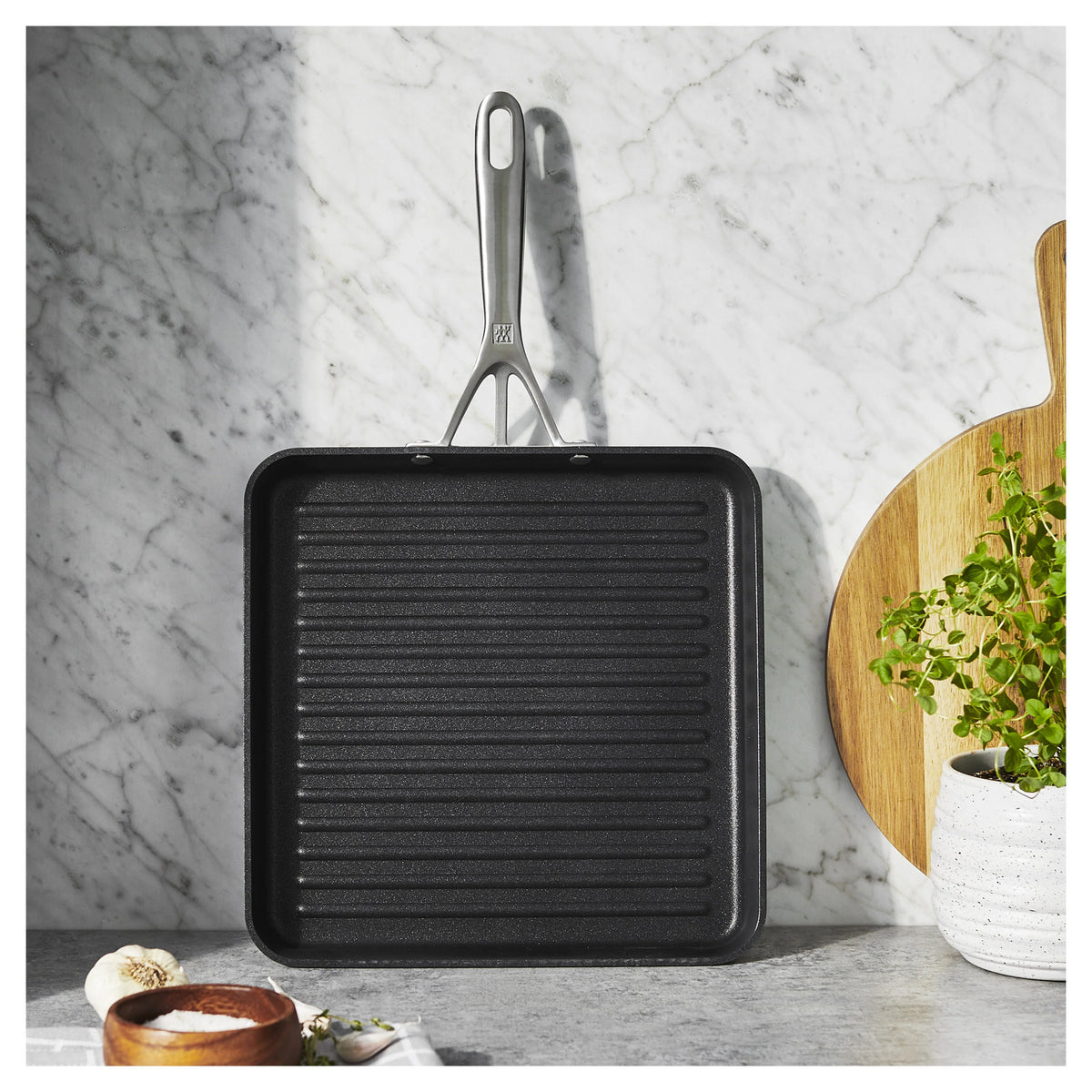 11 Aluminum Hard Anodized Non-Stick Square Grill Pan B17256